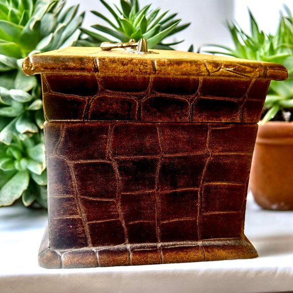 Vintage Hinged Wood Box Leather Overlay Felt Interior Metal Handle Trinket Jewel - Picture 6 of 14